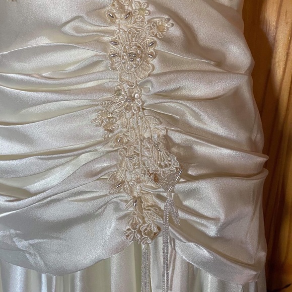 Vintage Wedding Dress - Picture 13 of 16